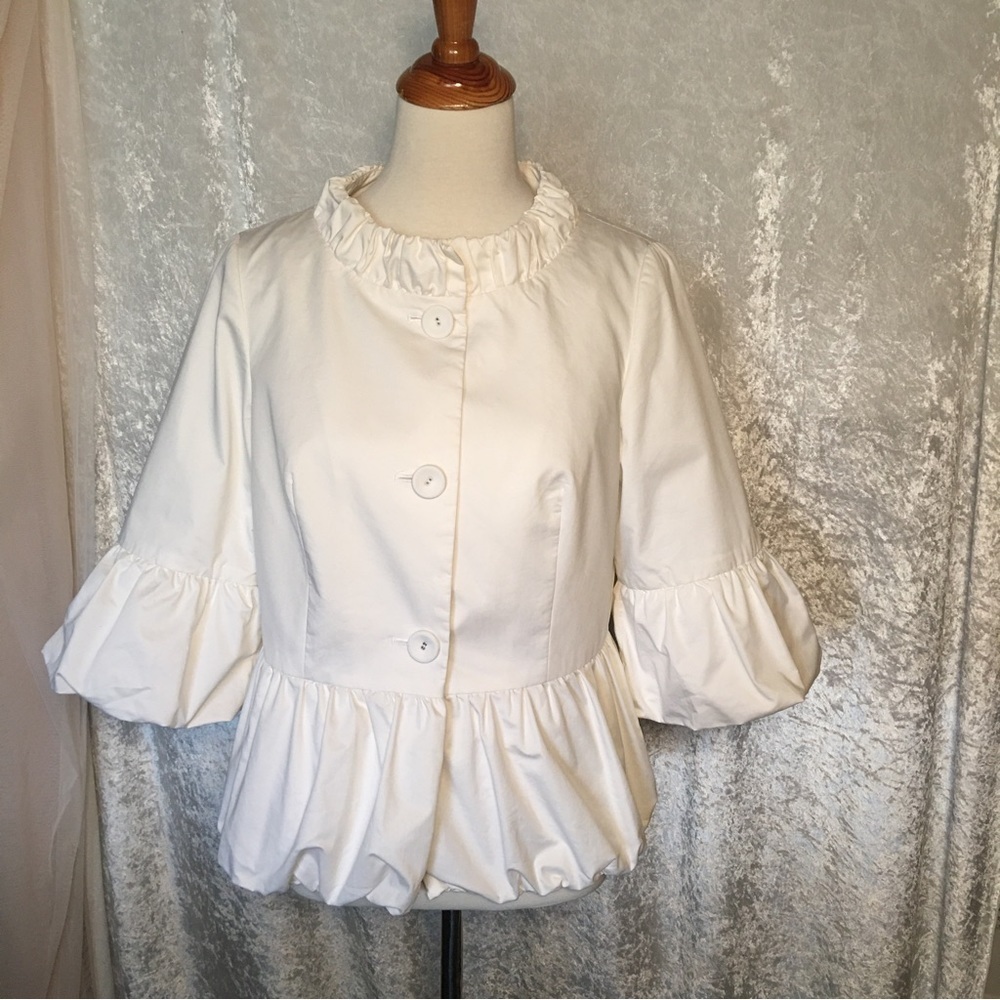 Doncaster Cream Peplum Blazer on hem and sleeves Size 8 Vintage
